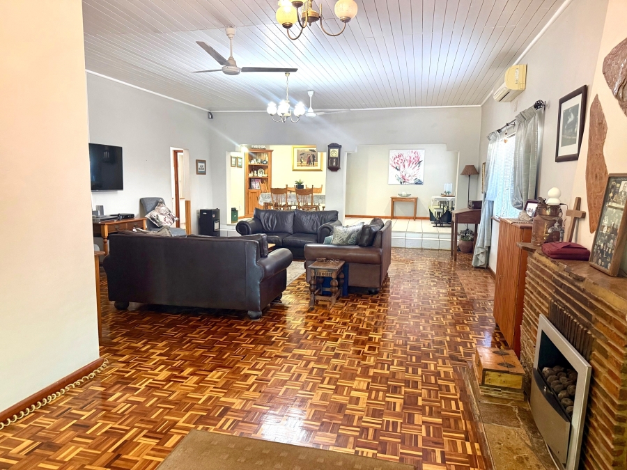 4 Bedroom Property for Sale in Amandelrug Western Cape
